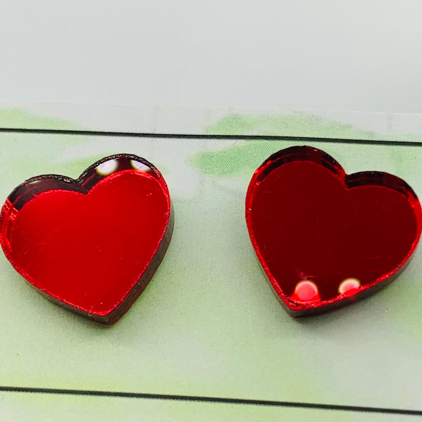 I Heart U in Mirror, Mirror on the Wall Studs