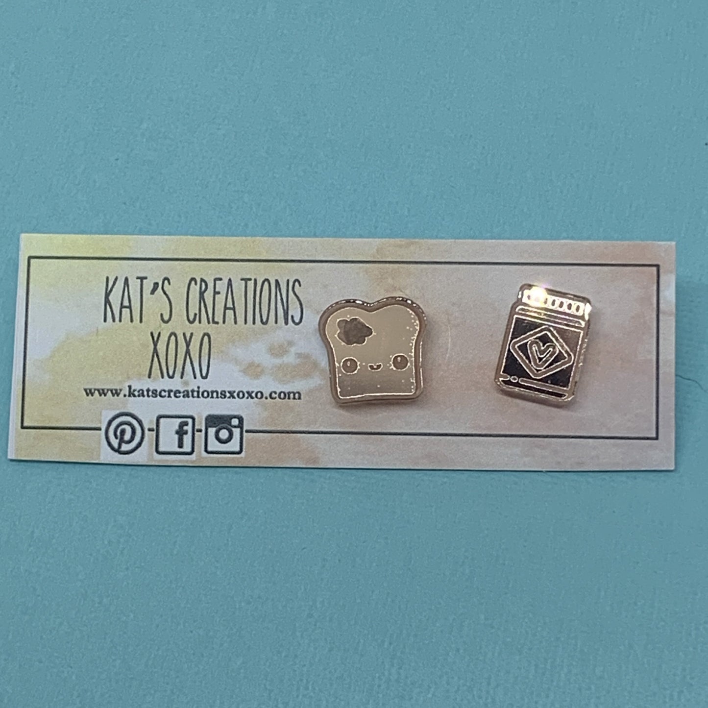 Brunch Vegemite & Toast studs