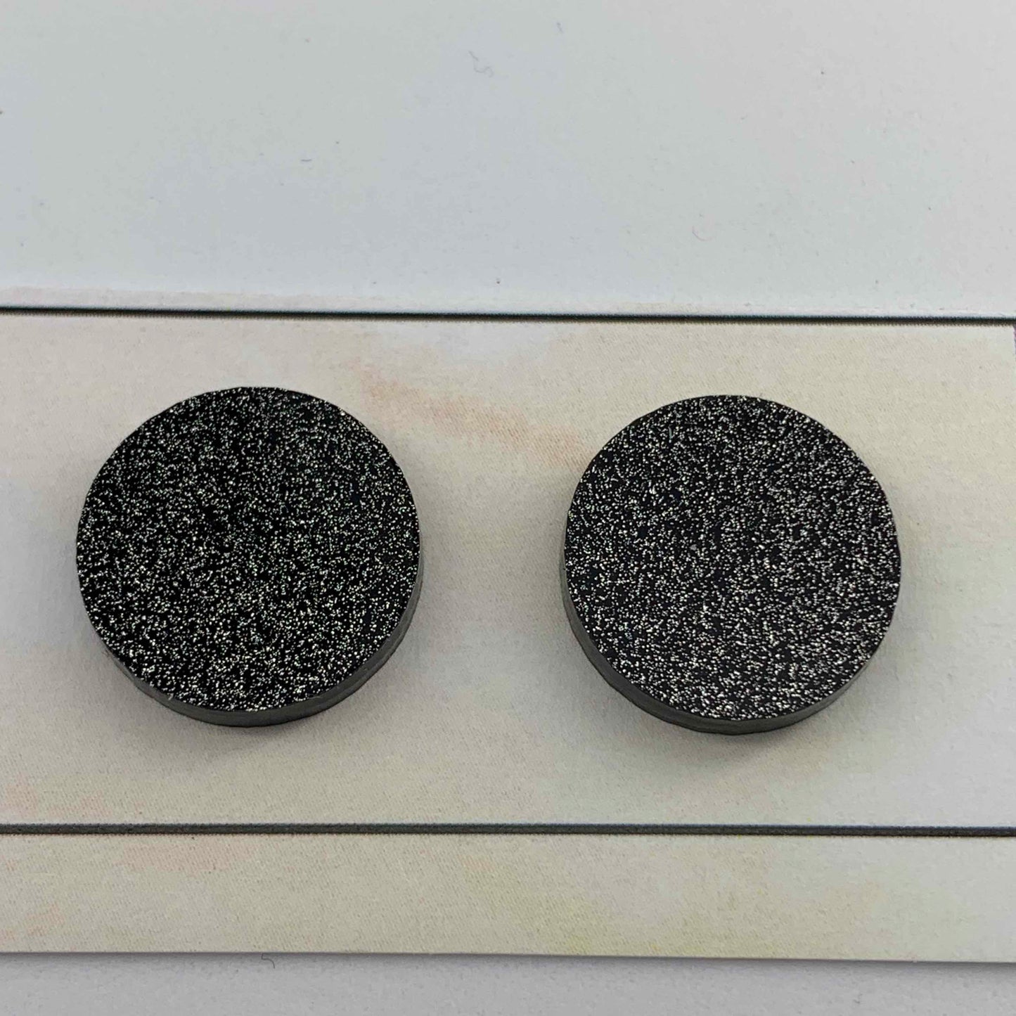 ooohh glitter! Acrylic Studs