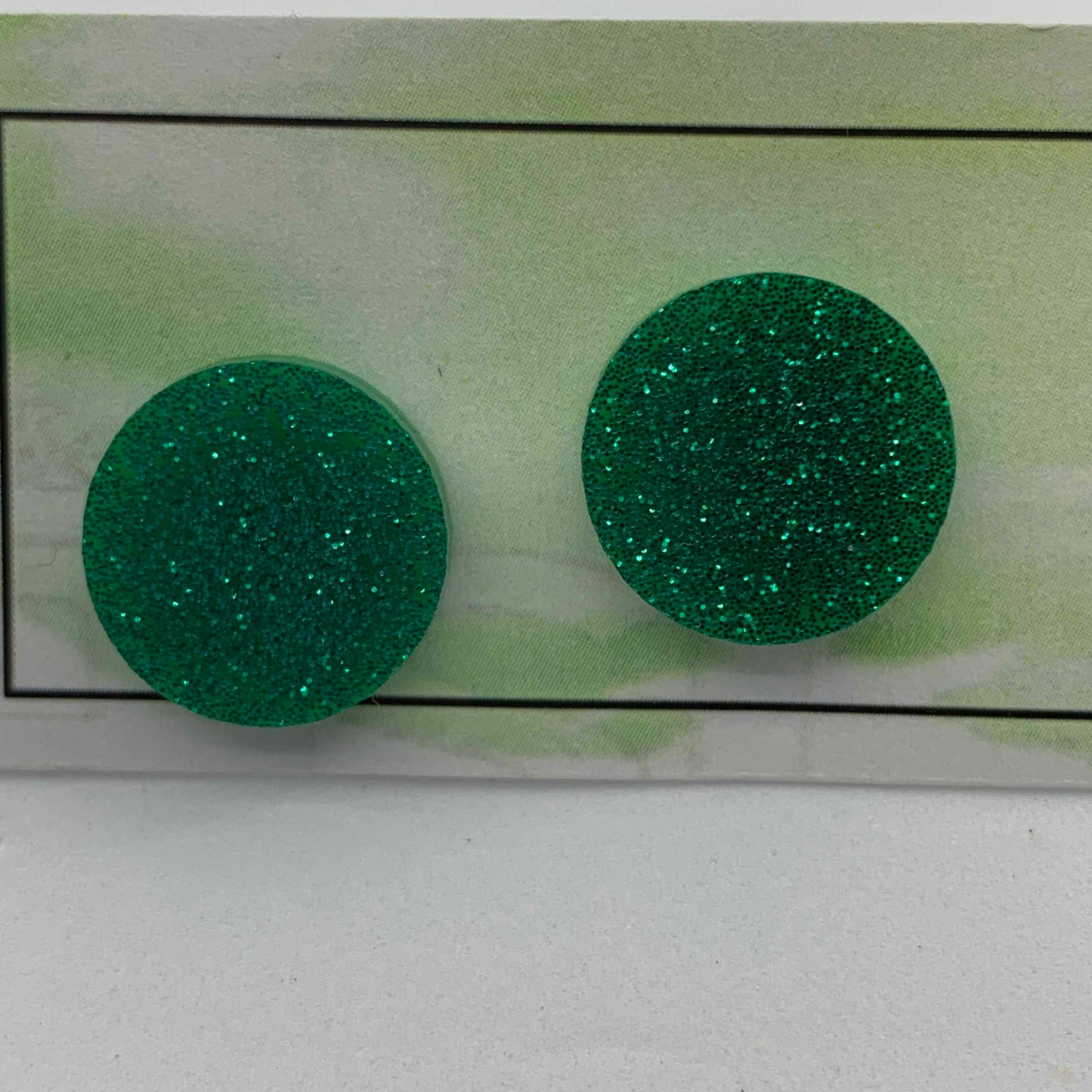 ooohh glitter! Acrylic Studs